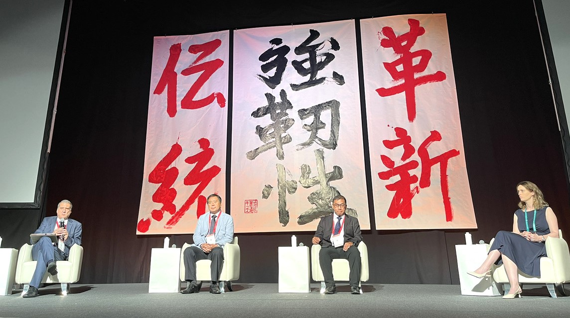President Kaoru Takara (Second from left) in the Plenary Session, “Richter Resilience: Advancing Seismic Protection Worldwide” 
