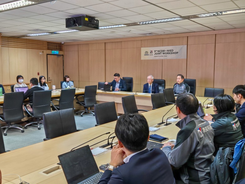 Dr. Shohei Matsuura, Deputy Director-General, NIED (right), delivering remarks at the workshop. 
Center: Prof. Hongey Chen, Director, NCDR
Left: Dr. Wei-Sen Li, Secretary-General, NCDR