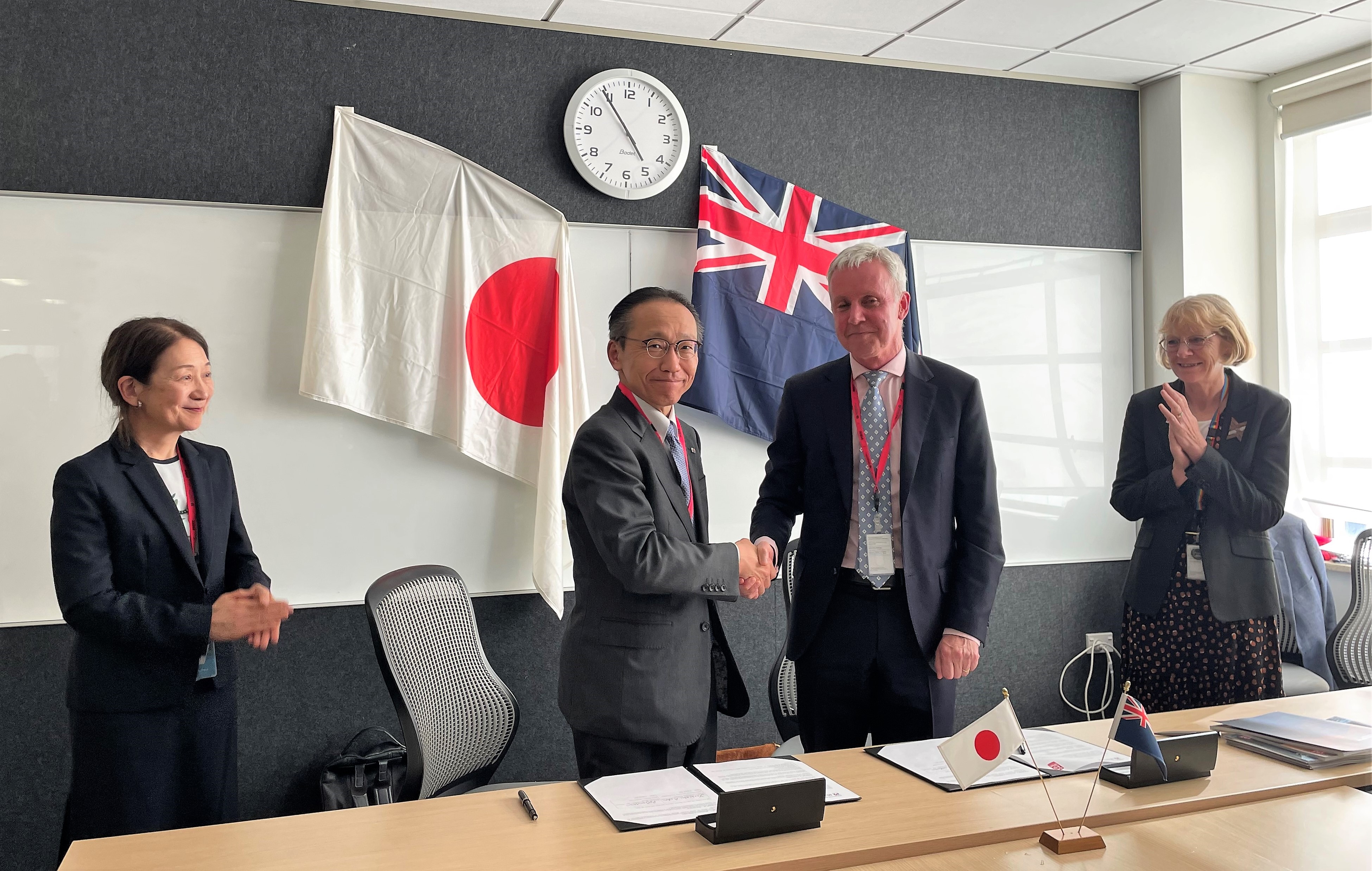 入力してください