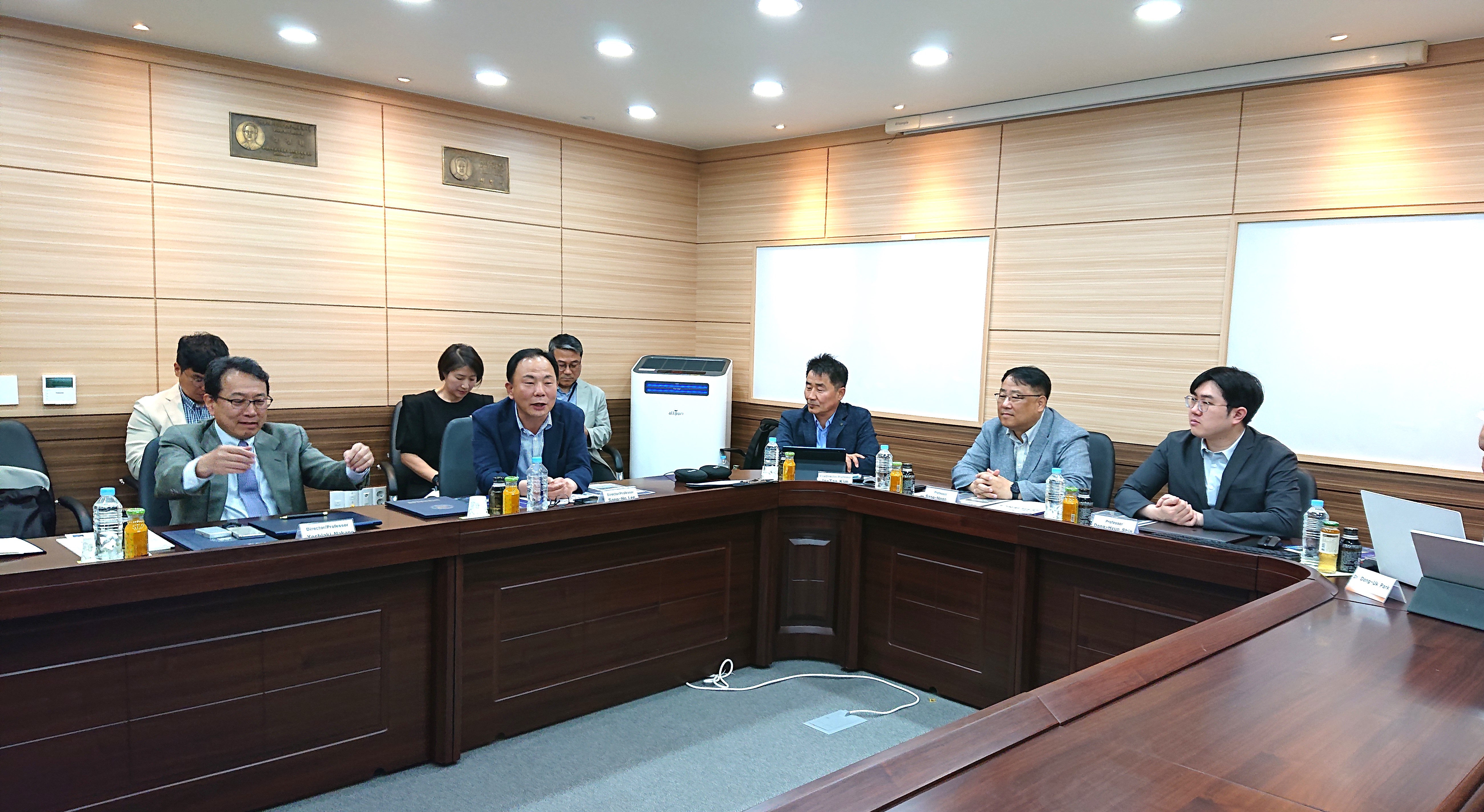 Discussion on the potential research collaboration