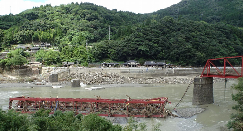 令和2年7月豪雨 現地調査報告速報(落橋写真)