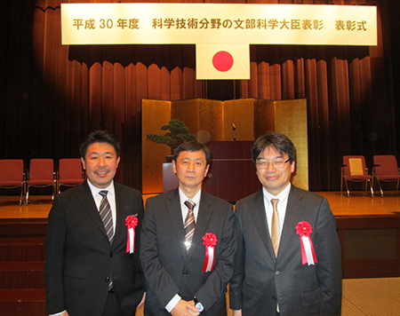 （左から）海洋研究開発機構 川口勝義海洋工学センター長、香川大学 金田義行教授、
地震津波火山ネットワークセンター 髙橋成実副センター長