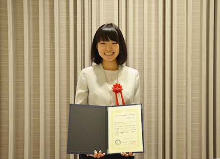 岩城麻子特別研究員の写真